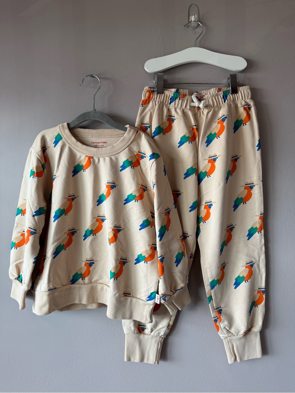 Tinycottons NWOT Papagayo Sweatshirt Jogger Set Parrot Print Size 8 Years